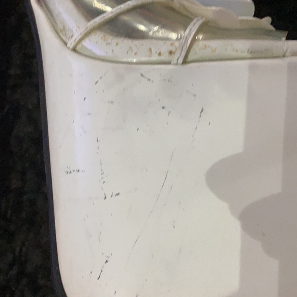 White platform pleasers - Picture 2 of 6